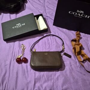 Coach Plaza 18 Maple